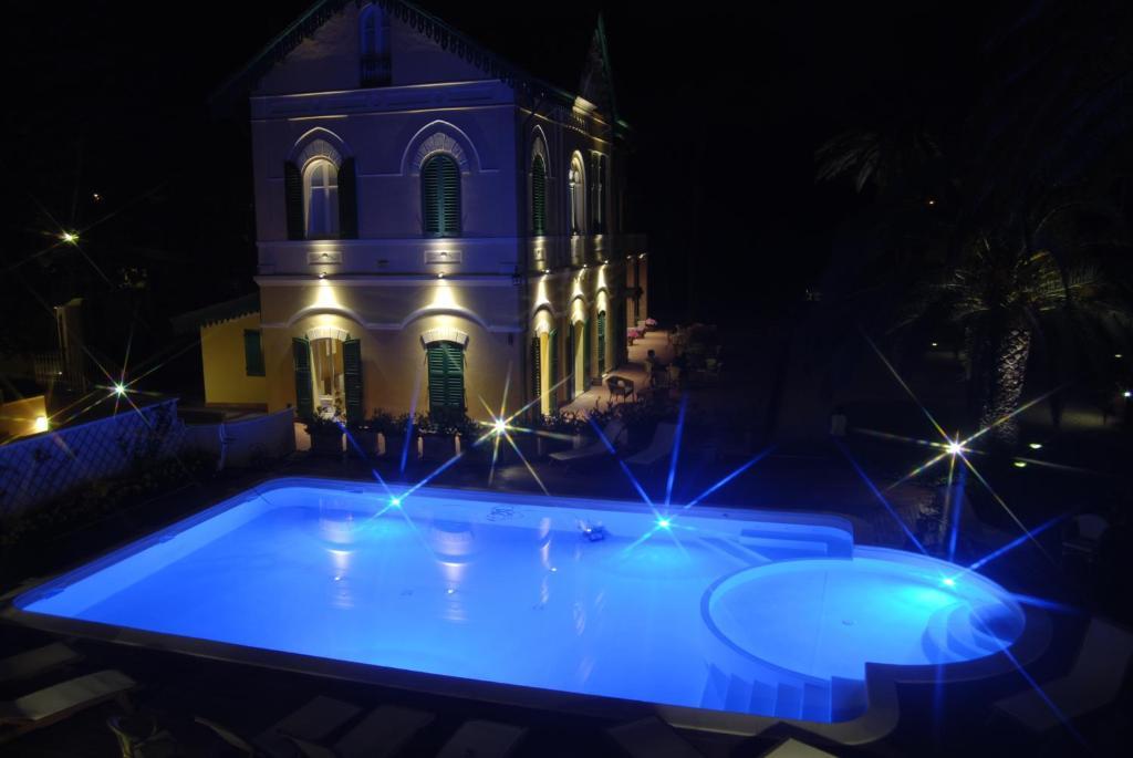 Villa Rosella Resort Roseto Degli Abruzzi Camera foto
