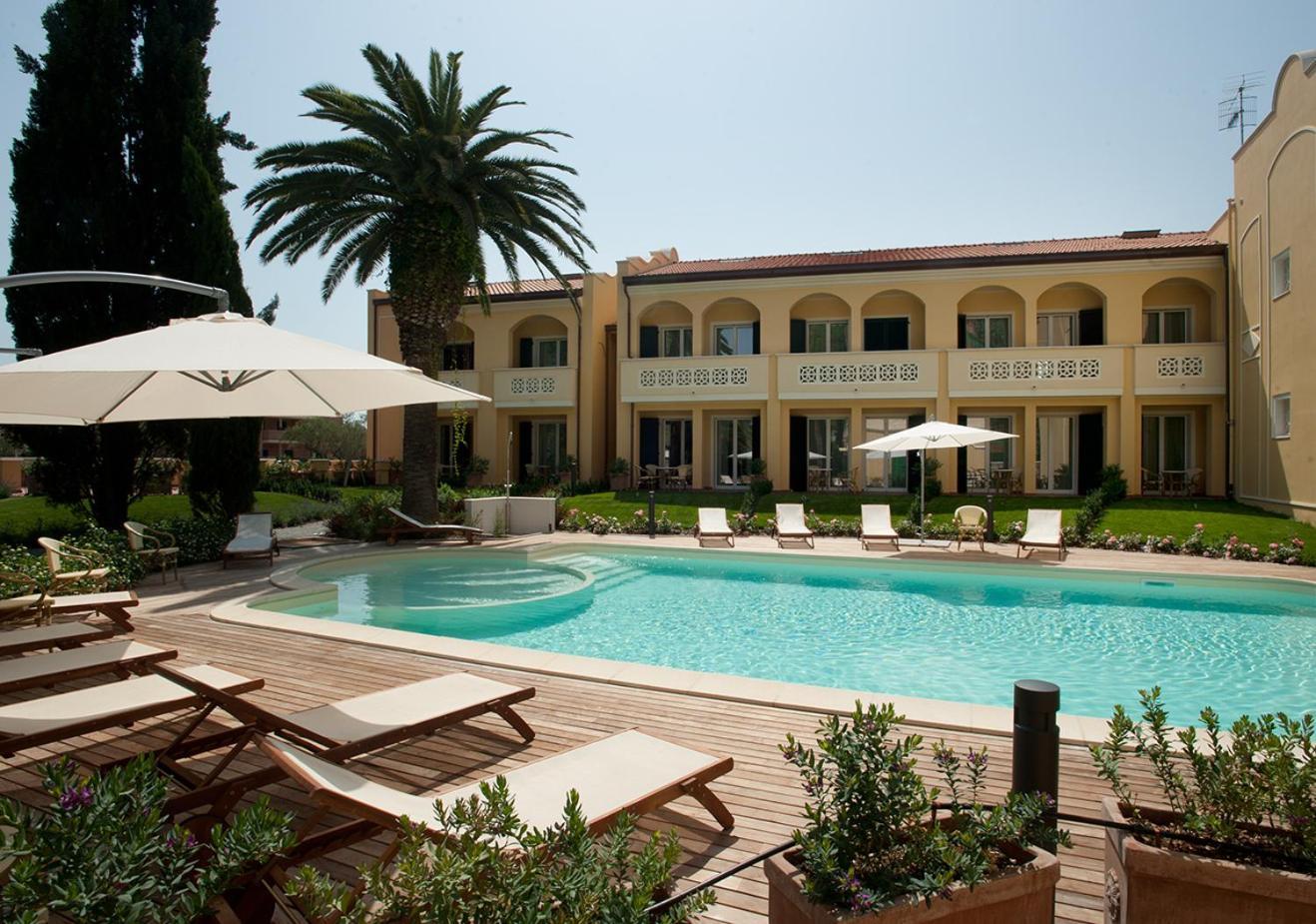 Villa Rosella Resort Roseto Degli Abruzzi Esterno foto