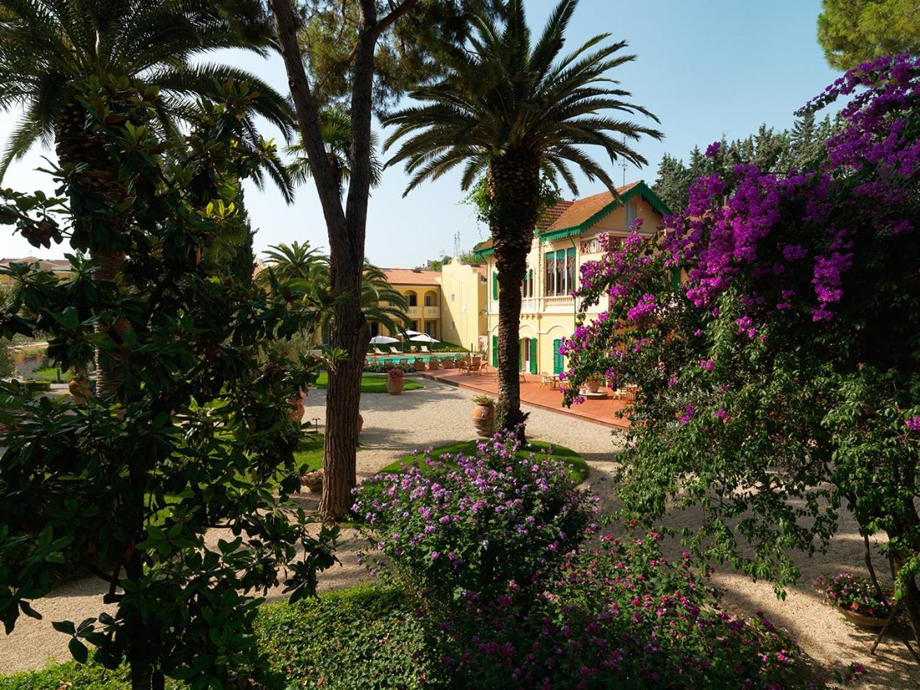 Villa Rosella Resort Roseto Degli Abruzzi Esterno foto
