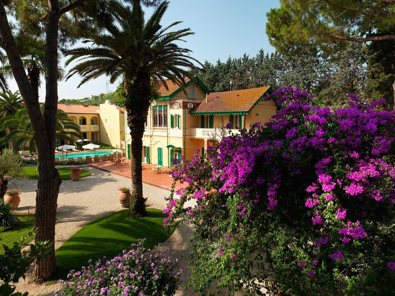 Villa Rosella Resort Roseto Degli Abruzzi Esterno foto