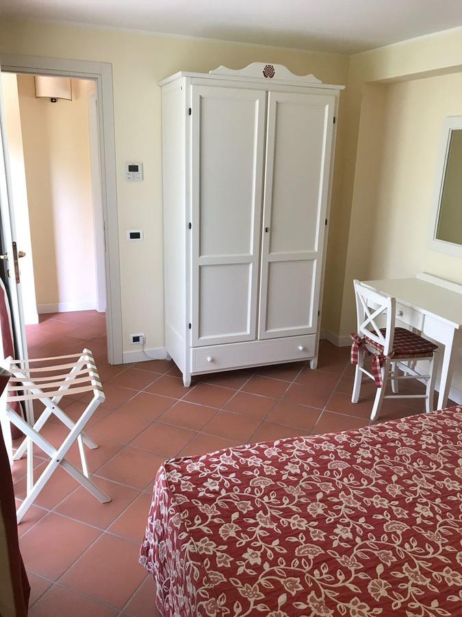 Villa Rosella Resort Roseto Degli Abruzzi Esterno foto