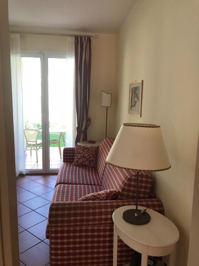 Villa Rosella Resort Roseto Degli Abruzzi Esterno foto